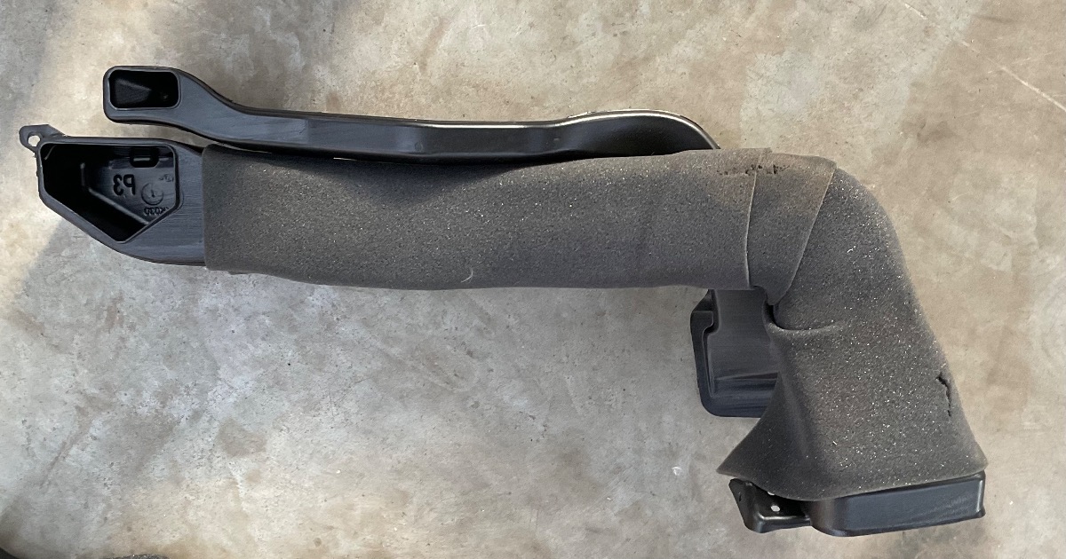 HILUX GD INNER AIR DUCT PIPE