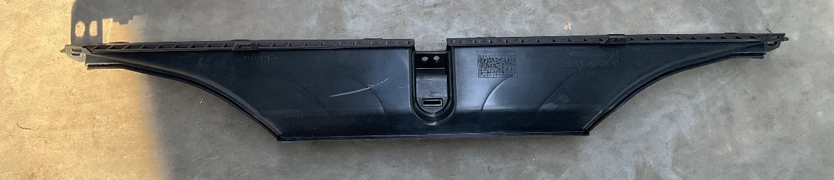 HILUX GD CENTRE AIR DUCT PIPE