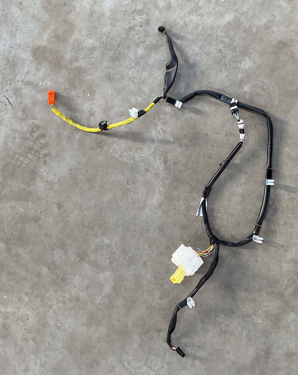 HILUX GD RIGHT B POST WIRING