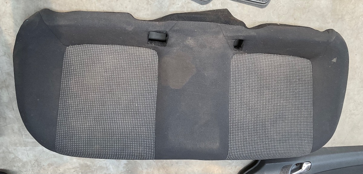 CORSA REAR SEAT LOWER