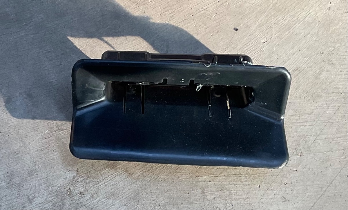 HILUX GD SEAT HOLDER
