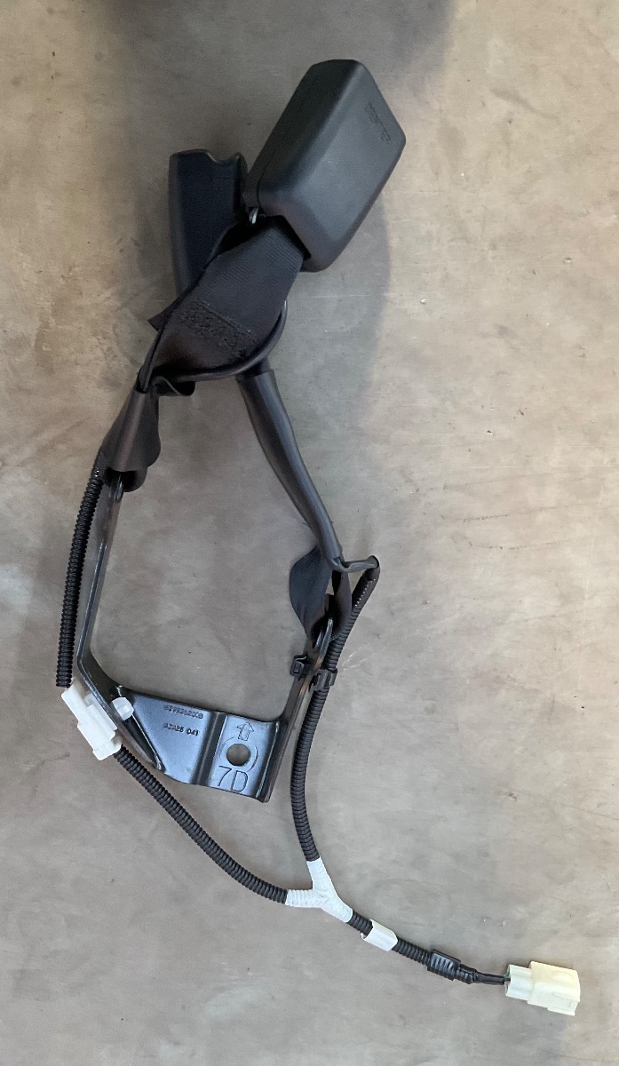 HILUX GD RIGHT REAR SEAT BELT STALK