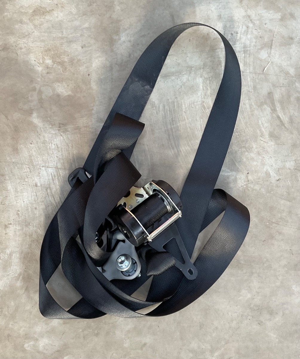 HIUX GD RIGHT REAR SEATBELT