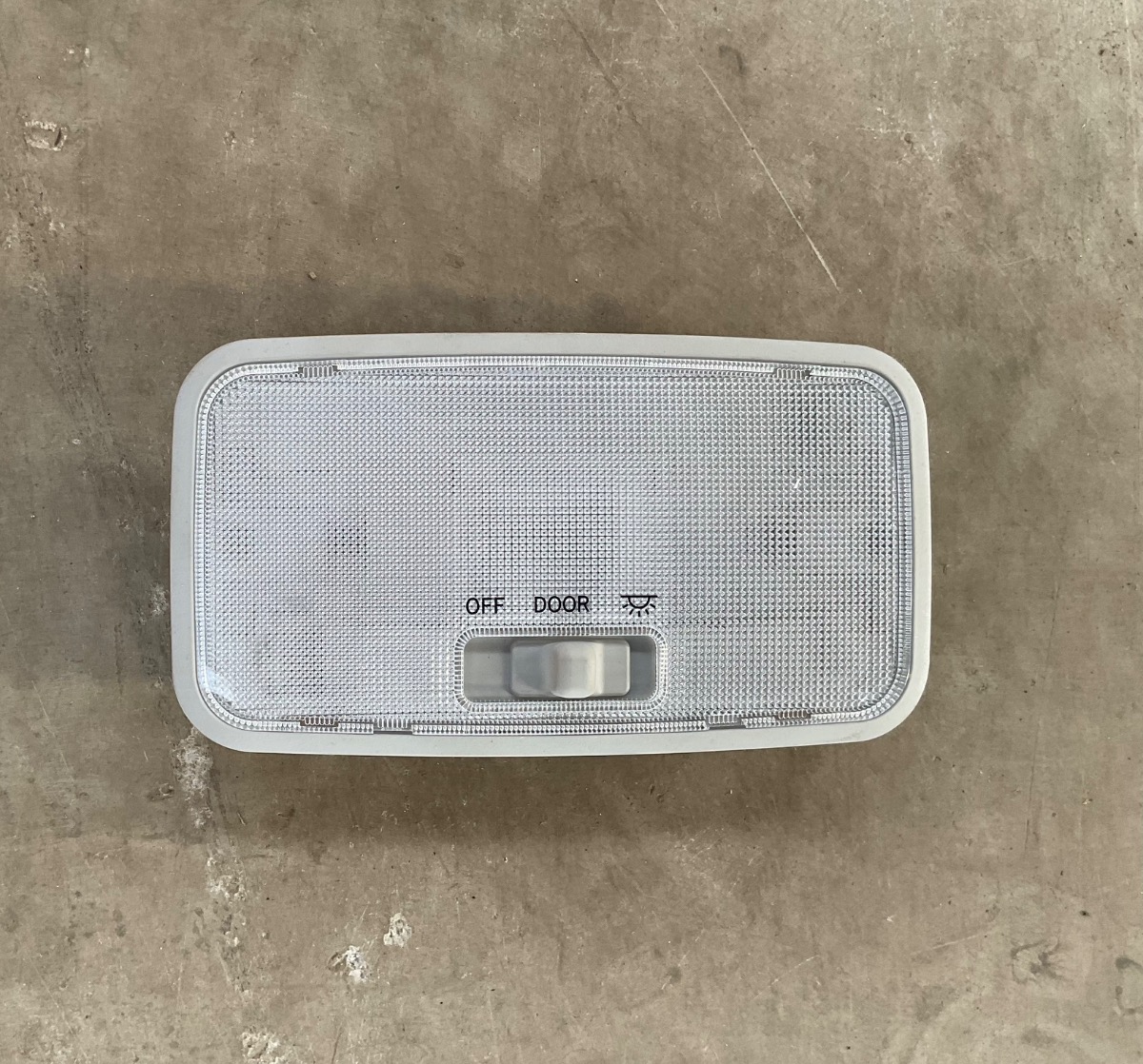 HILUX GD REAR DOME LIGHT
