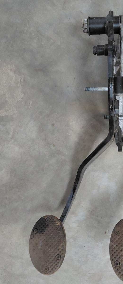 R56 CLUTCH PEDAL