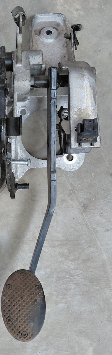 R56 BRAKE PEDAL ASSY