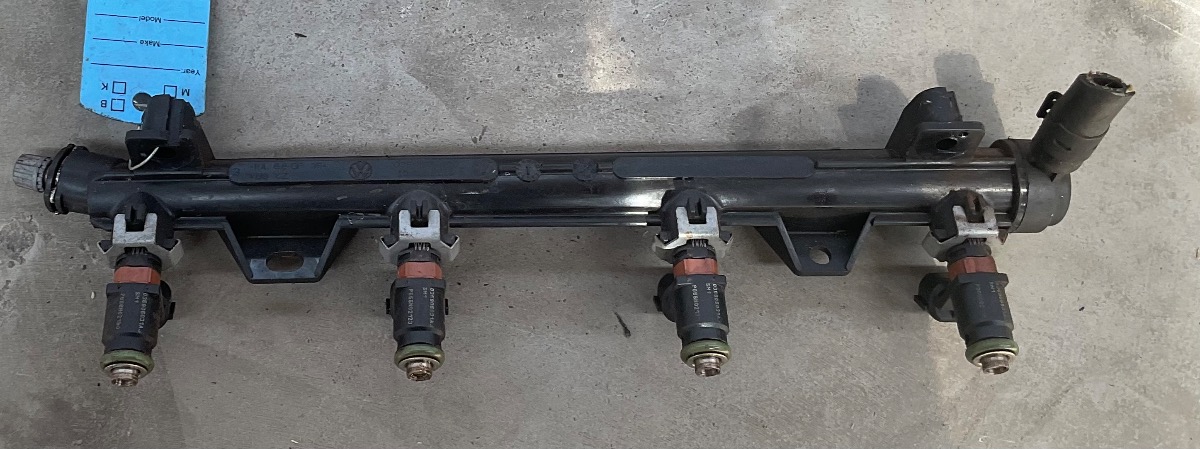 POLO CLP INJECTOR RAIL + INJECTORS