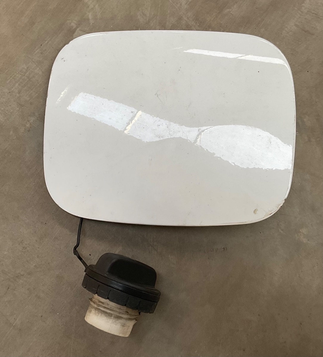 HILUX GD FUEL FLAP + CAP
