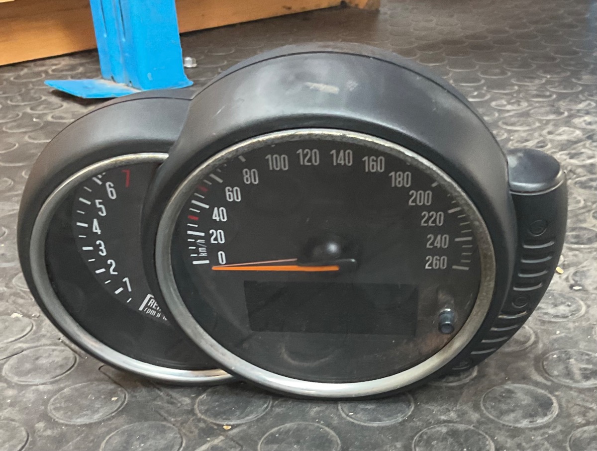 MINI F56 SPEEDO CLUSTER