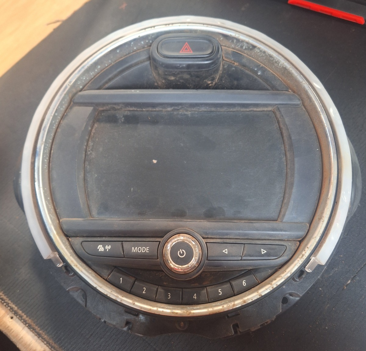 F56 CENTRAL INFORMATION DISPLAY