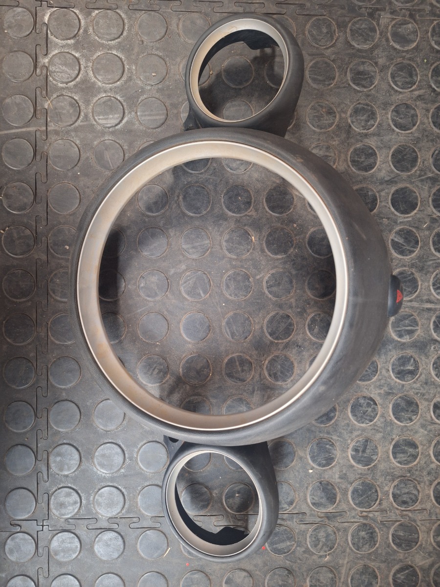 R56 COWL FOR INSTRUMENTS CLUSTER