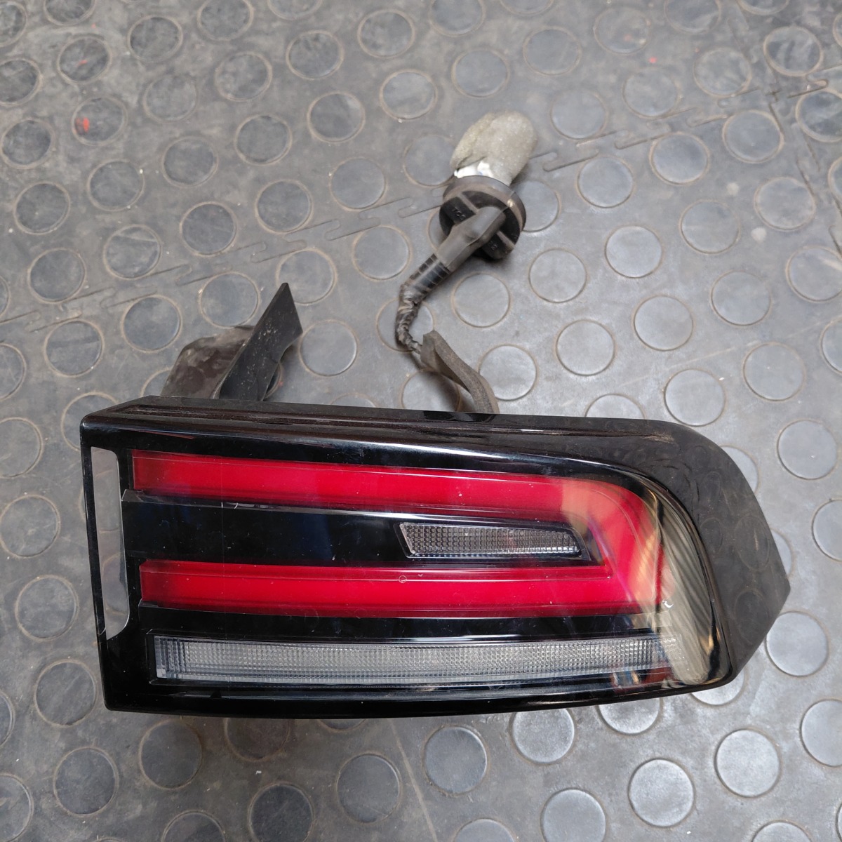 STARLET CROSS RIGHT REAR TAIL LIGHT