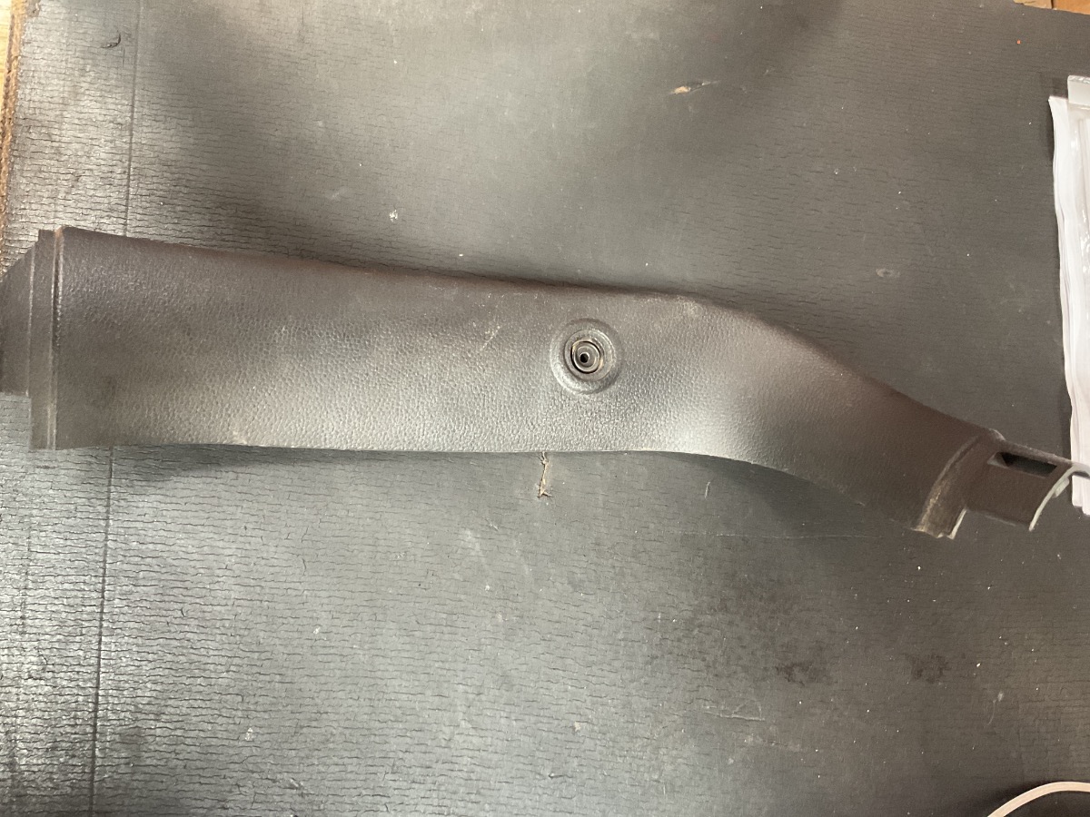 F56 RIGHT REAR TAILGATE INTERIOR TRIM COVER