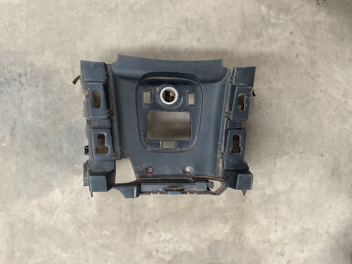 F56 CARRIER INSTR PANEL BOTTOM MIDDLE