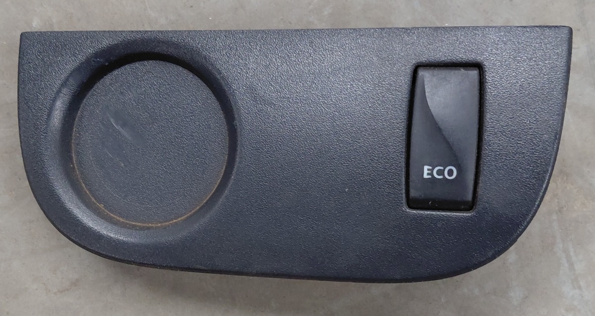 SANDERO 2 RIGHT SWITCH CONSOLE