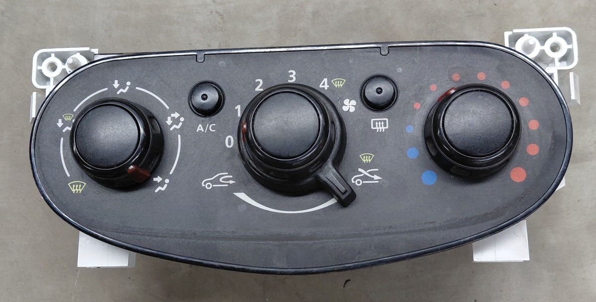 SANDERO 2 HEATER CONTROLS