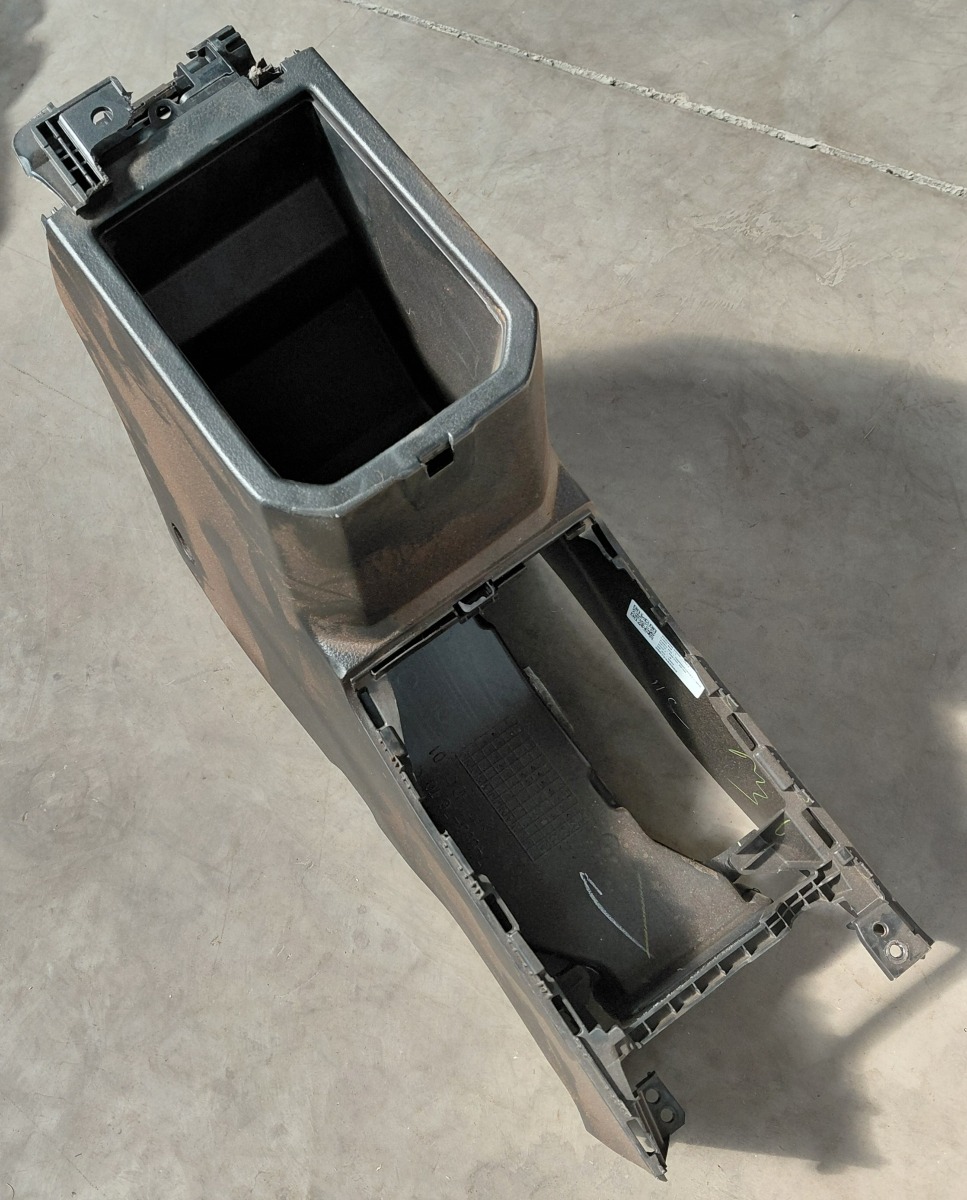 URBAN CRUISER CENTER CONSOLE