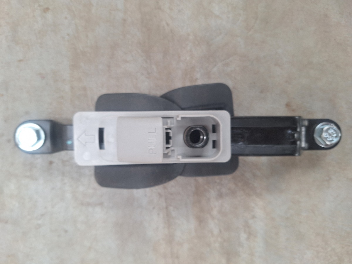 URBAN CRUISER LEFT FRONT SAFETY BELT ANCHOR