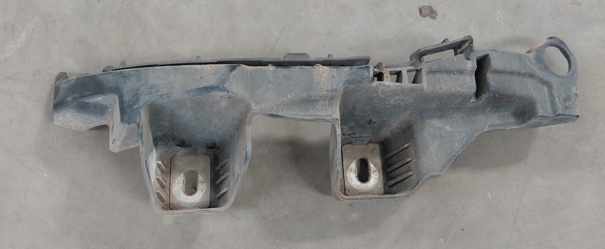 W205 Left Rear Bumper Support