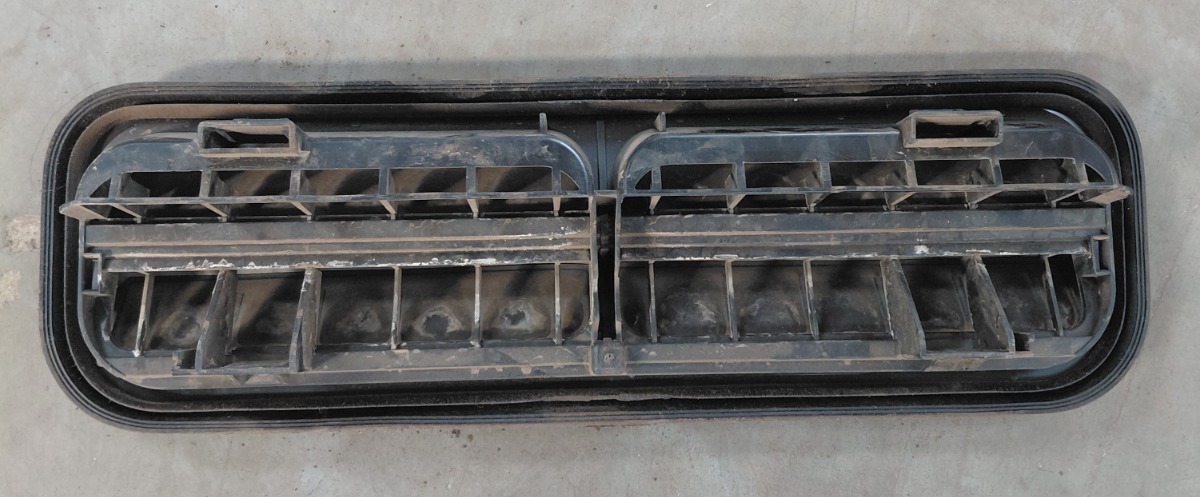 W205 REAR AIR VENT