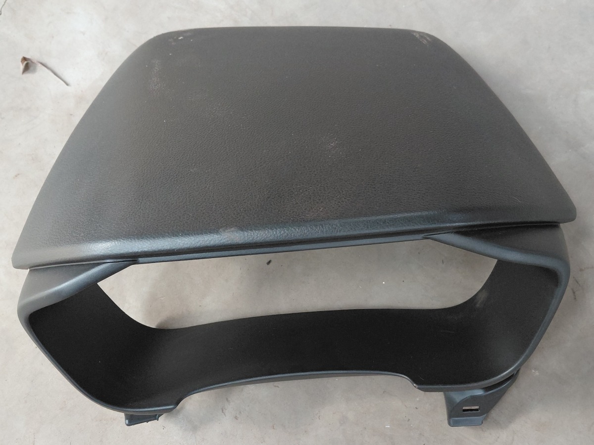 URBAN CRUISER INSTRUMENT CLUSTER SUROUND