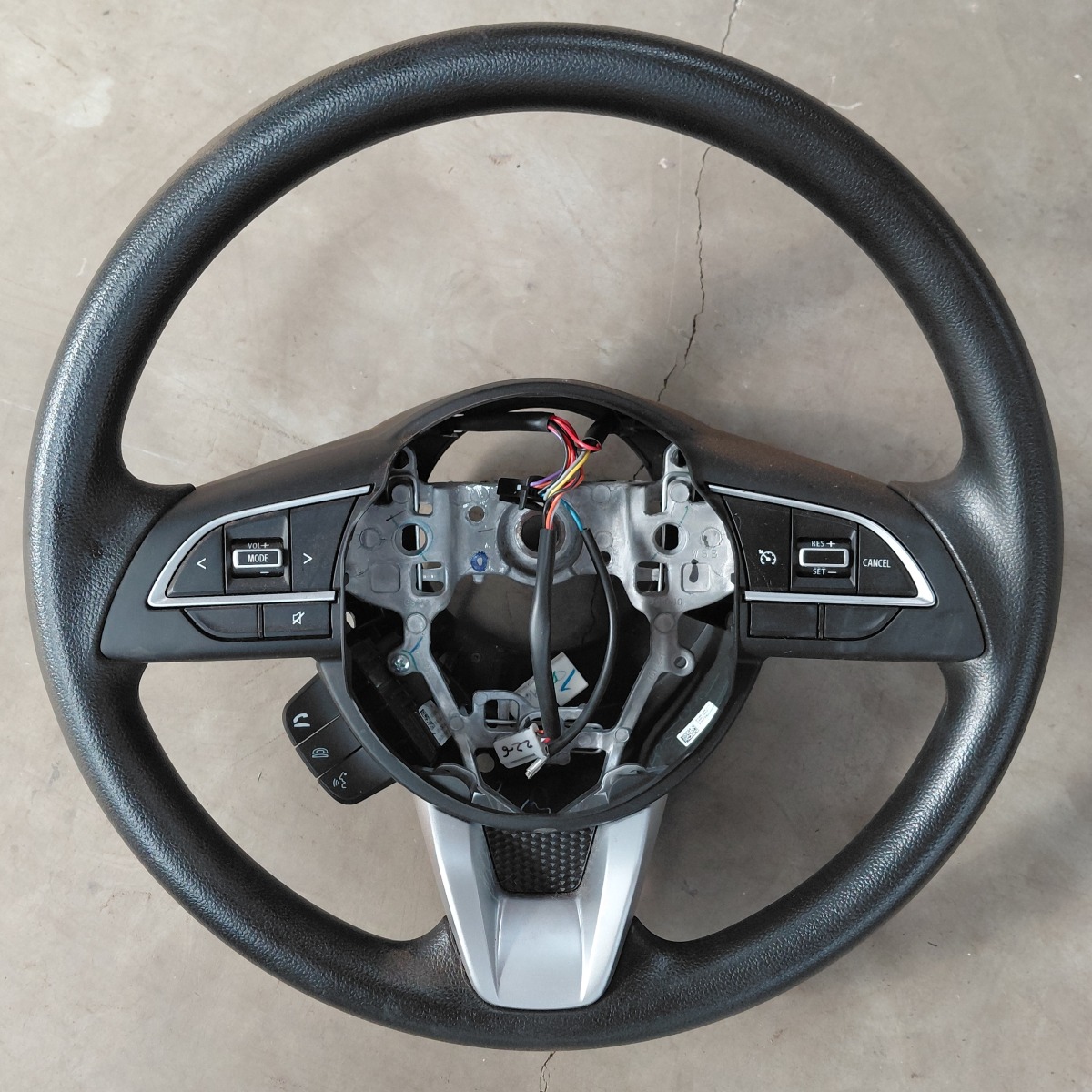 URBAN CRUISER STEERING WHEEL