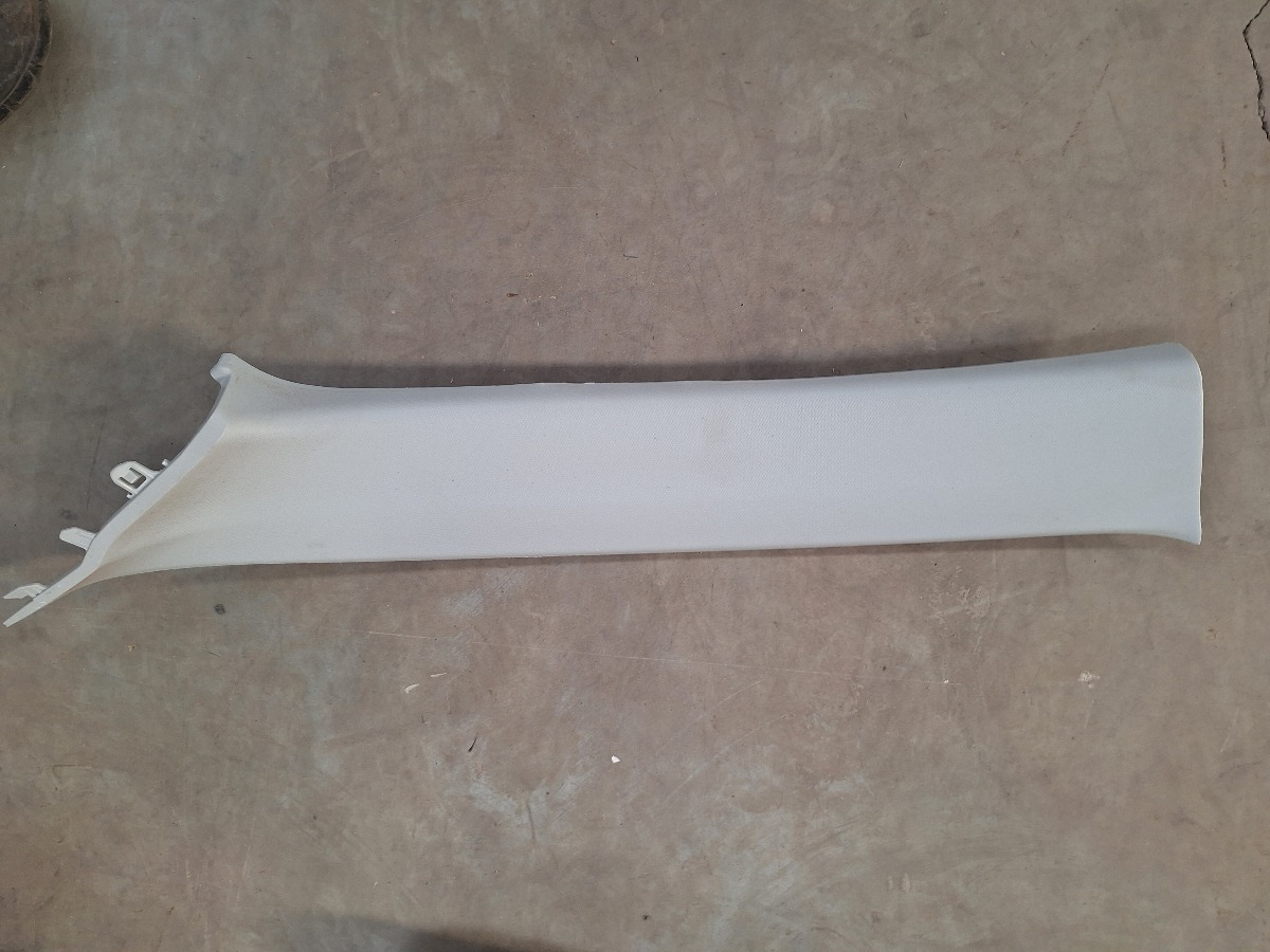 URBAN CRUISER LEFT A-PILLAR TRIM