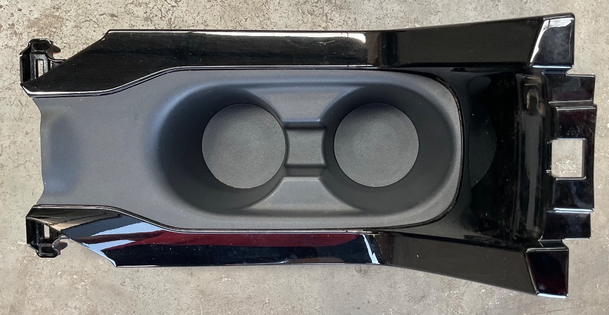COROLLA CROSS CENTRE CONSOLE CUP HOLDER