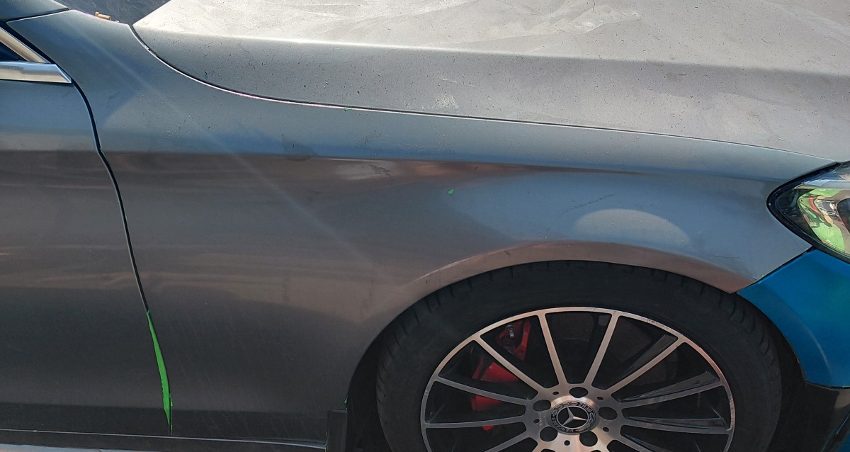 W205 Sedan Right Front Fender Bolted