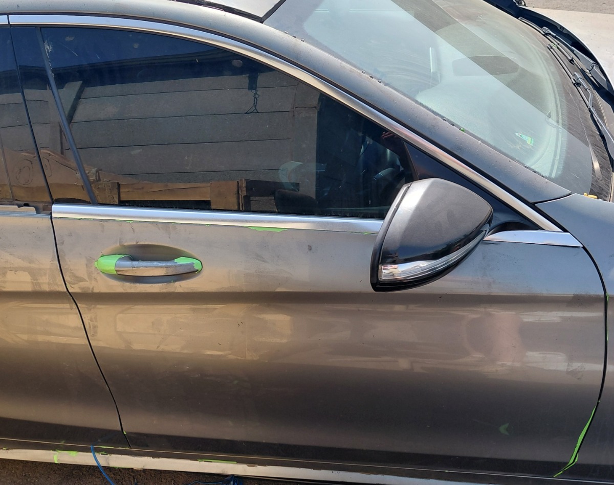 W205 Door Right Front (SHELL)