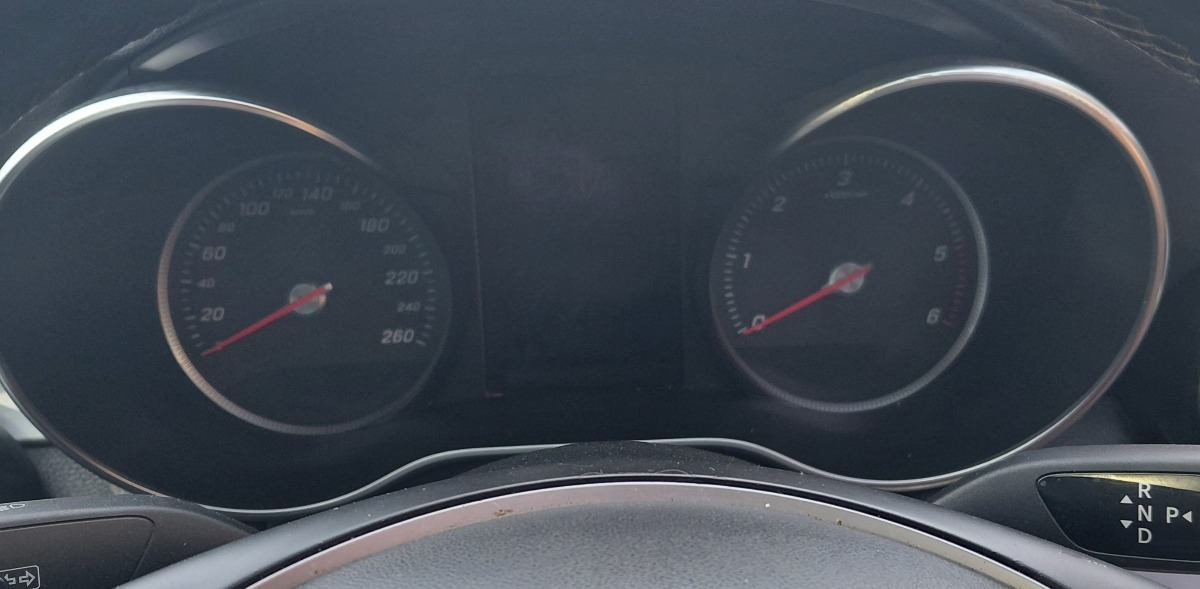 W205 C250D INSTRUMENT CLUSTER