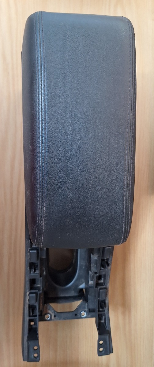 STARLET CENTER CONSOLE ARM REST