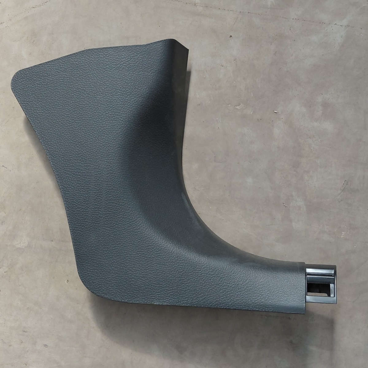 STARLET CROSS RIGHT LOWER A-PILLAR TRIM