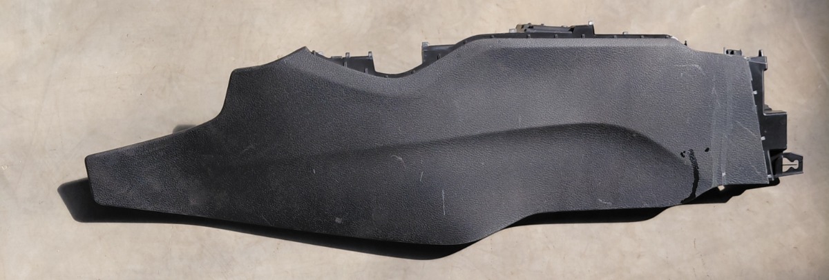 STARLET CROSS RIGHT LOWER DASH TRIM