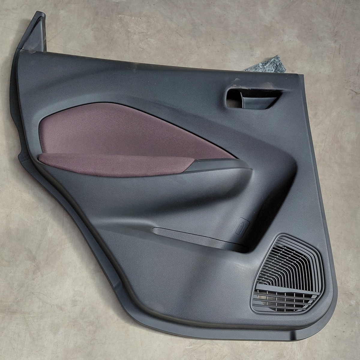 STARLET CROSS LEFT REAR DOOR PANEL