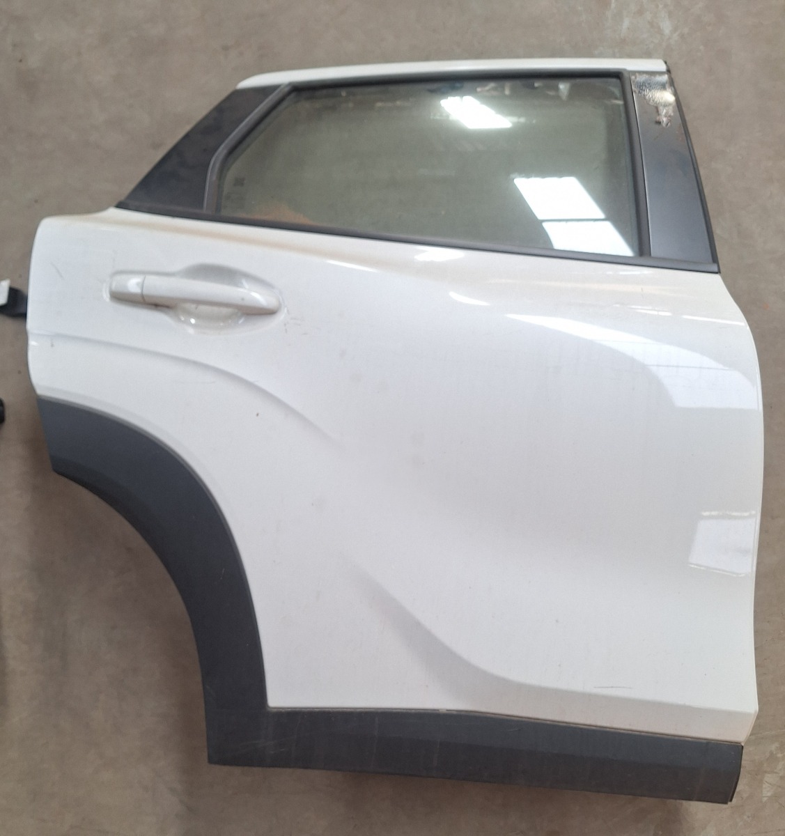STARLET CROSS RIGHT REAR DOOR SHELL
