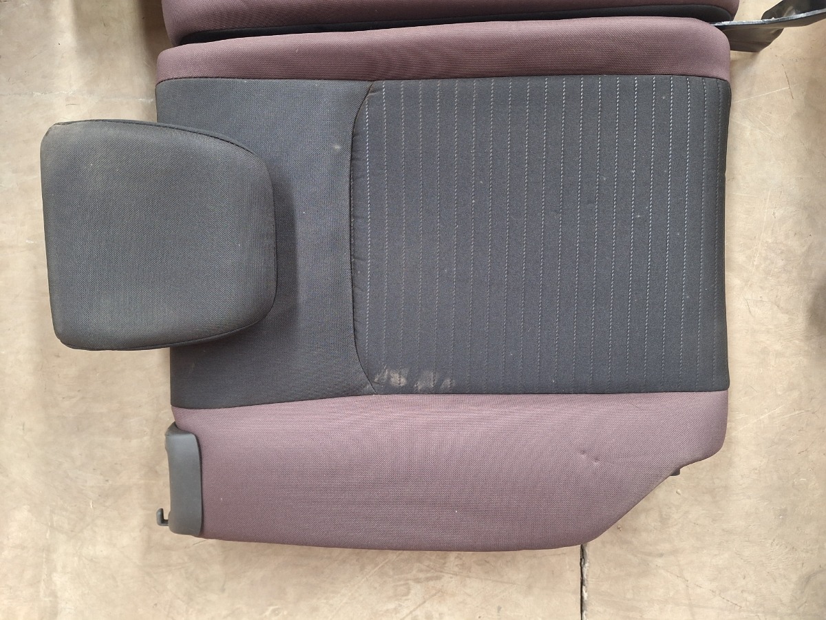 STARLET CROSS RIGHT REAR BACK SEAT
