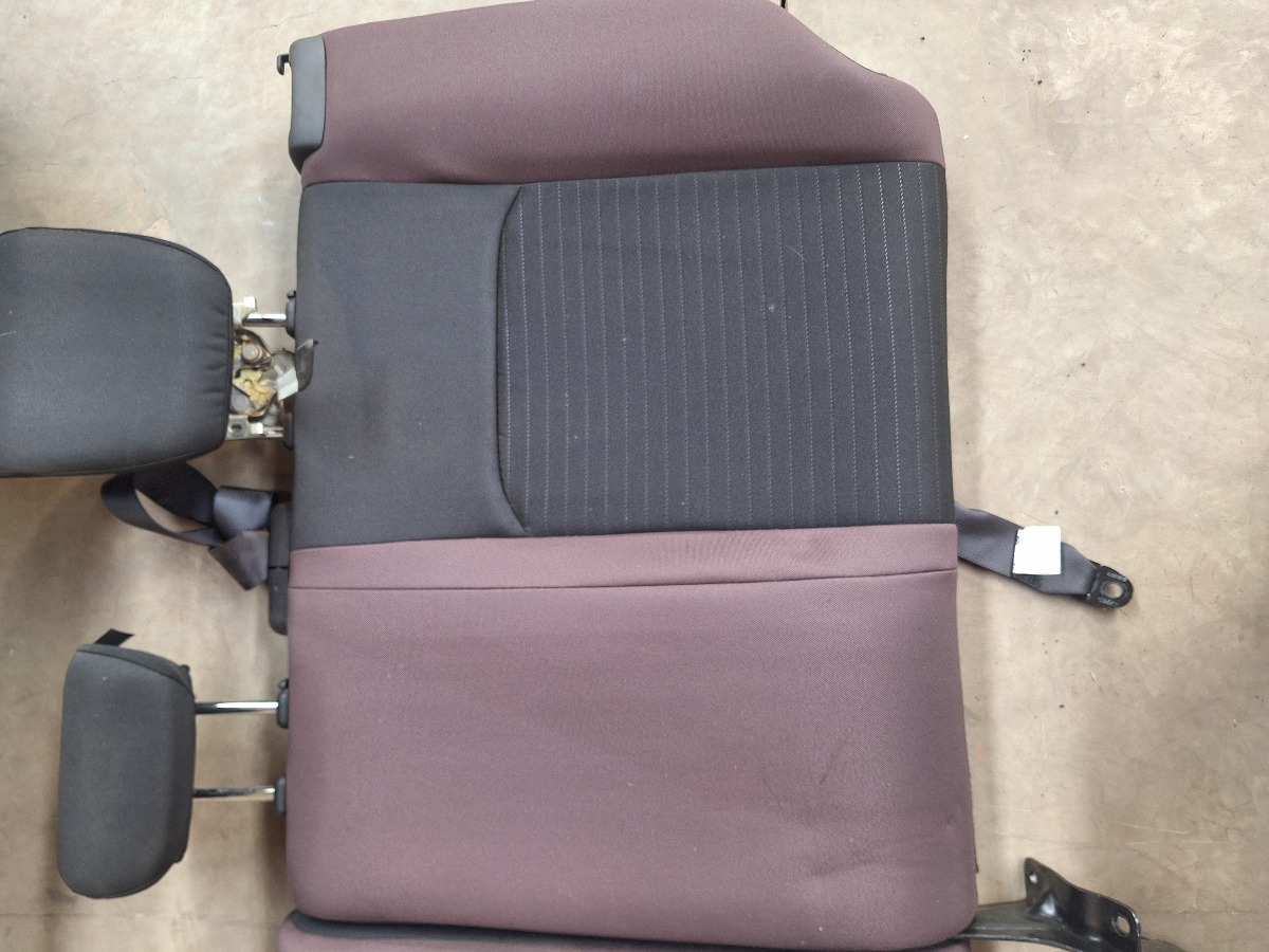 STARLET CROSS LEFT REAR SEAT
