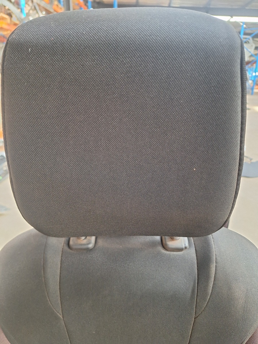 STARLET CROSSRIGHT  FRONT SEAT HEAD REST