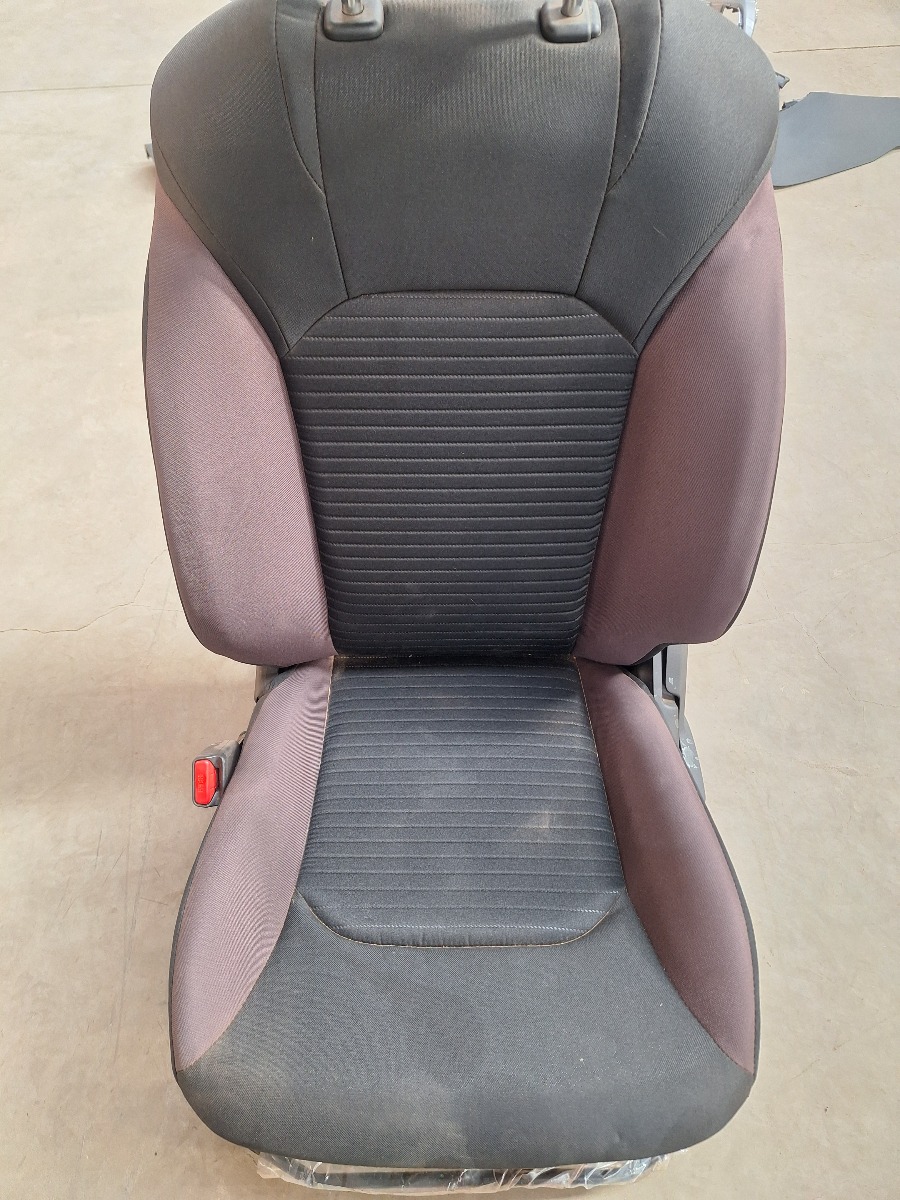 STARLET CROSS LEFT FRONT SEAT