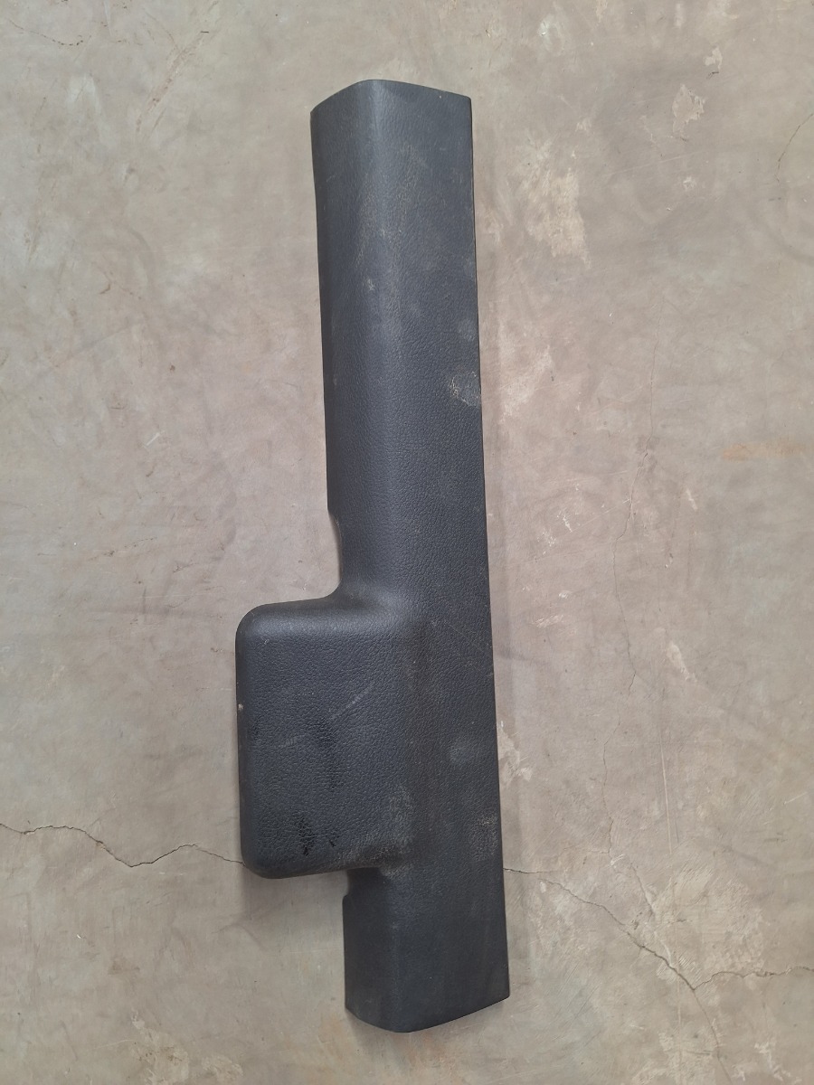 STARLET CROSS RIGHT FRONT INNER SILL TRIM