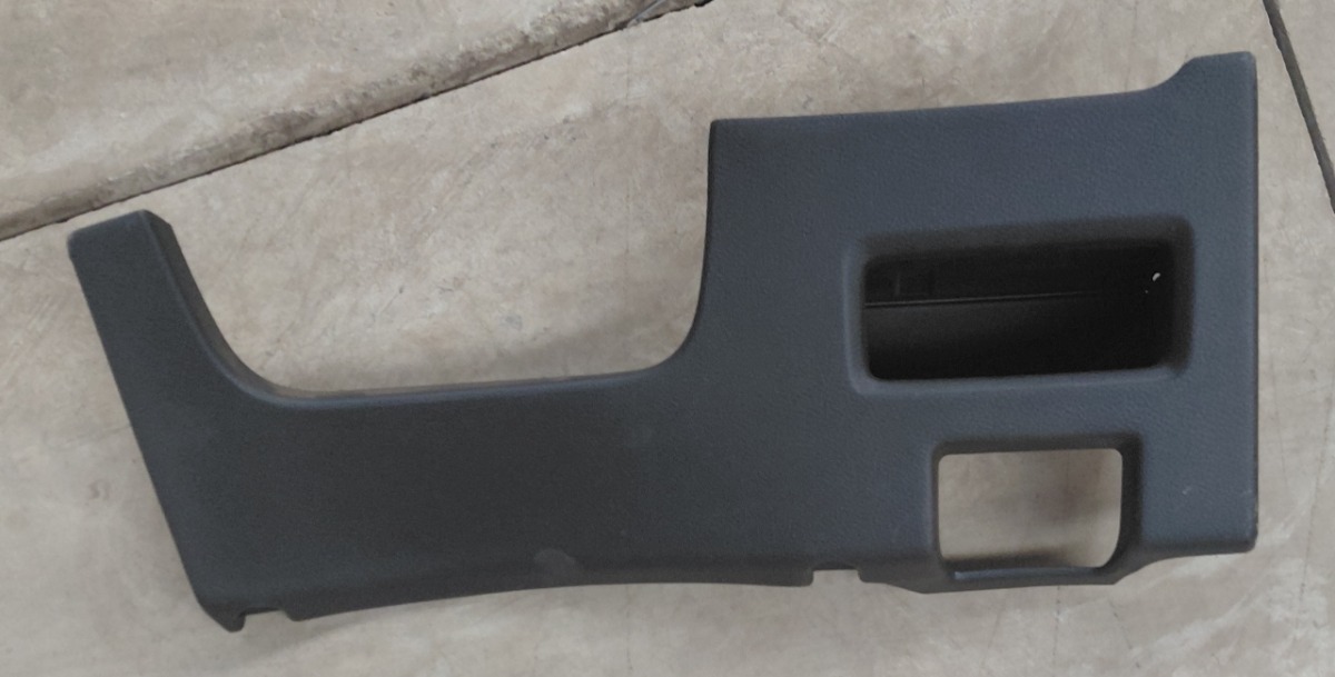 STARLER CROSS RIGHT LOWER DASH TRIM