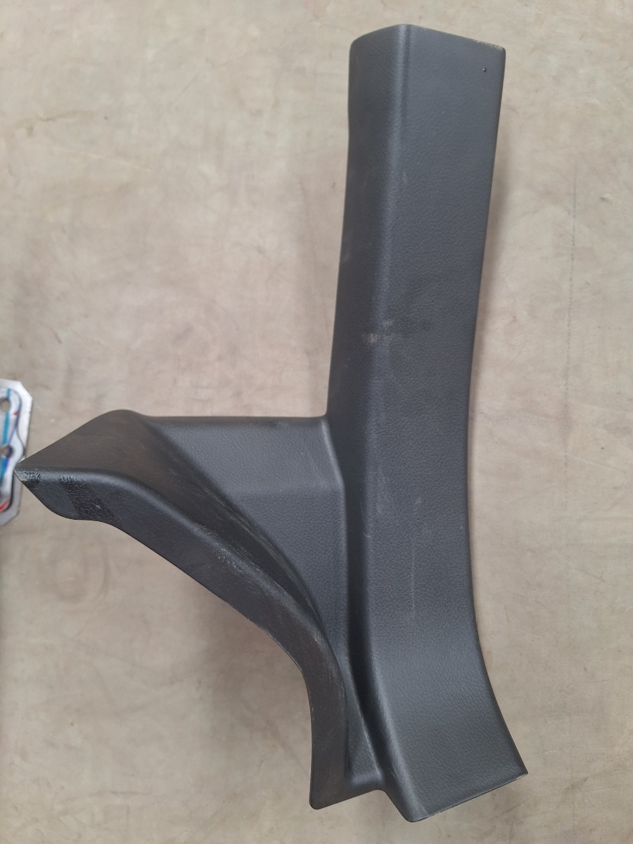 STARLET CROSS RIGHT REAR DOOR SIDE TRIM