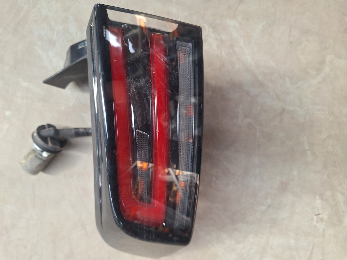 STARLET CROSS LEFT SIDE TAIL LIGHT