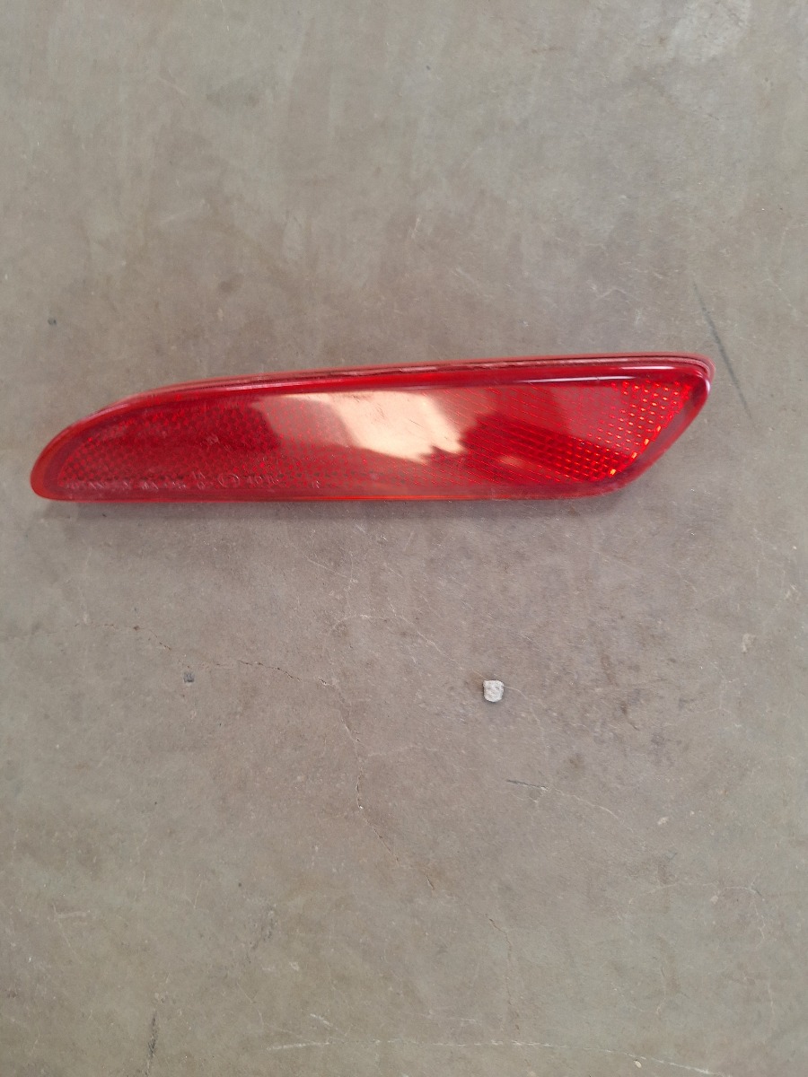 COROLLA CROSS RIGHT REAR BUMPER REFLECTOR
