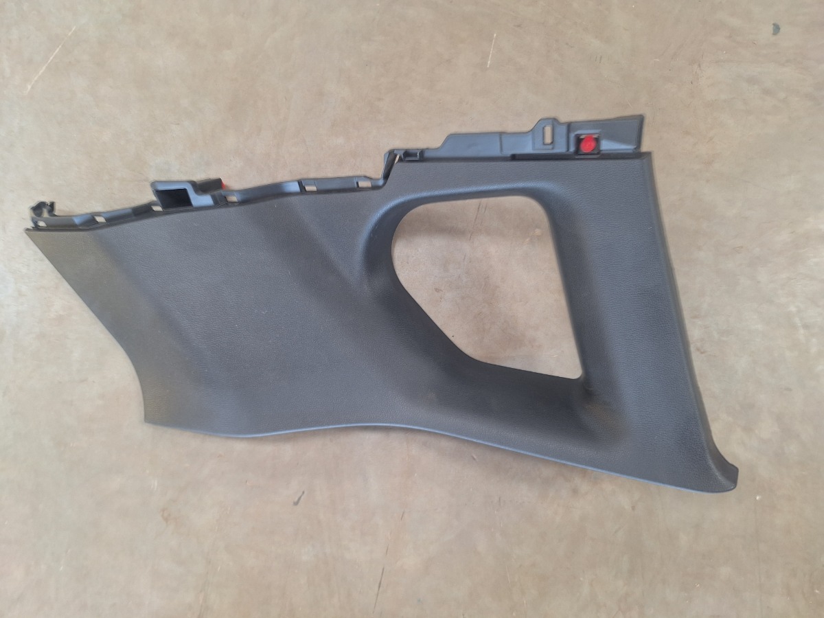 COROLLA CROSS Right Side Panel Trim