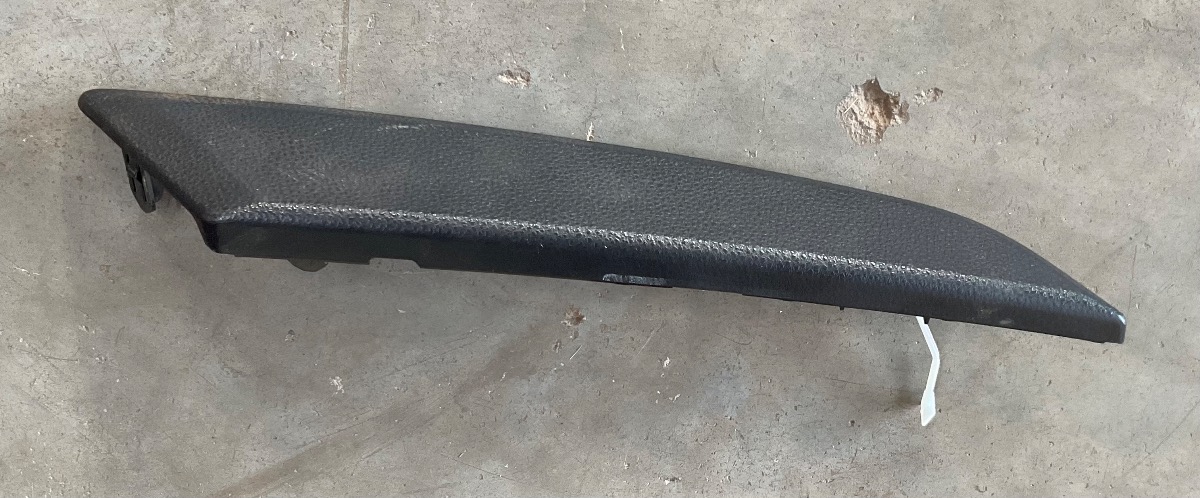 COROLLA CROSS LEFT DOOR GRIP COVER