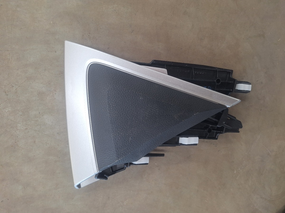 COROLLA CROSS GARNISH CONSOLE UPPER PANEL RIGHT