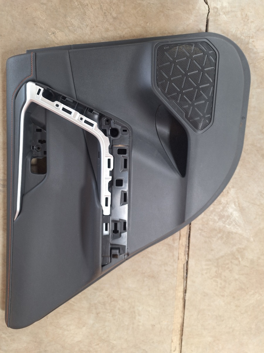 RAV4 LEFT REAR DOOR PANEL
