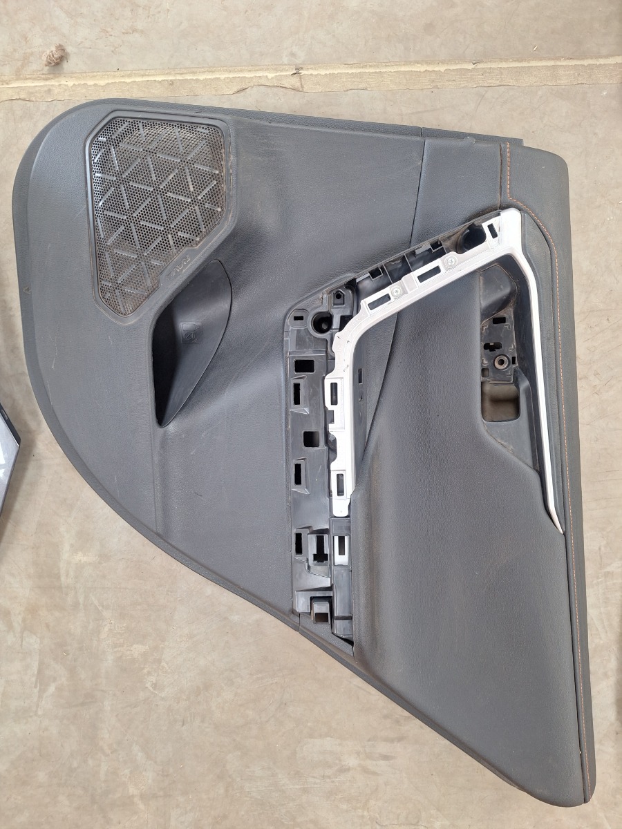 RAV4 RIGHT REAR DOOR PANEL